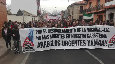 Manifestación de la Plataforma N-430 en Piedrabuena Manifestación de la Plataforma N-430 en Piedrabuena