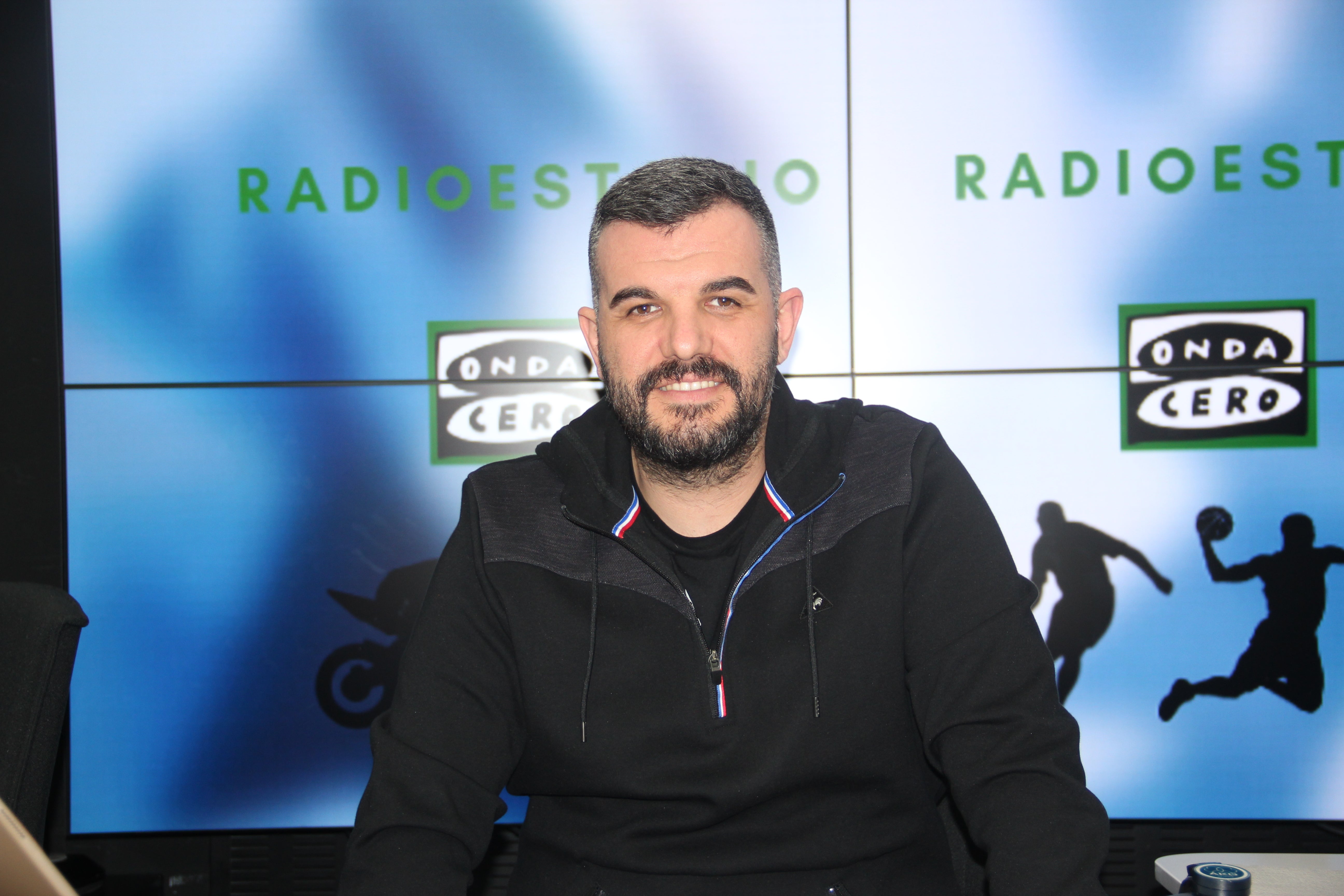 Héctor Fernández: "Los jugadores del Boca y del River han perdido una oportunidad histórica de mandar al carajo a la FIFA" Héctor Fernández: "Los jugadores del Boca y del River han perdido una oportunidad histórica de mandar al carajo a la FIFA"