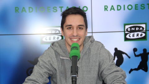 Sergio Santom&eacute;, en los estudios centrales de Radioestadio. 