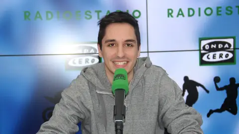 Sergio Santomé, en los estudios centrales de Radioestadio. Sergio Santomé, en los estudios centrales de Radioestadio.