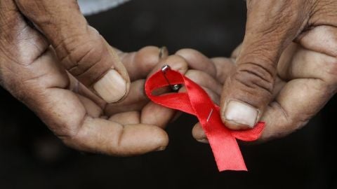 Lazo rojo (VIH)