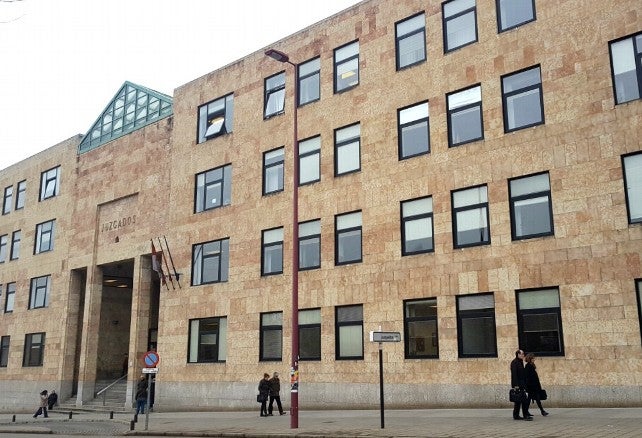 Libres con cargos el cura y su hermano acusados de abusar de un discapacitado Libres con cargos el cura y su hermano acusados de abusar de un discapacitado