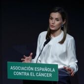  La reina Letizia llama a tomar conciencia sobre el impacto personal, laboral y familiar del cáncer