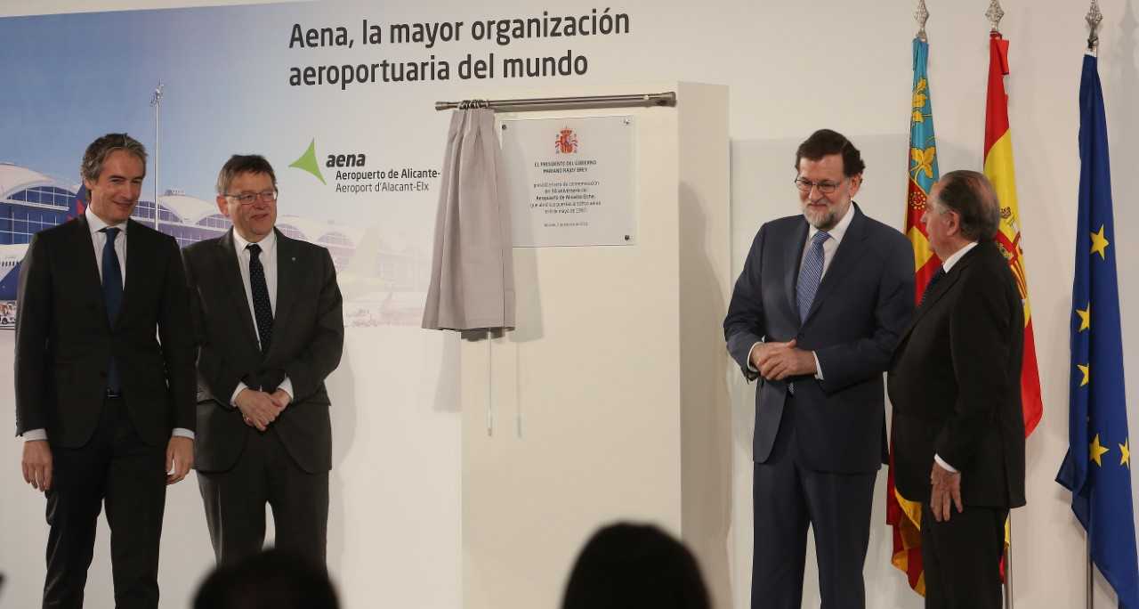 Mariano Rajoy compromete una inversión de 70 millones de euros en el Aeropuerto Alicante-Elche hasta 2021 Mariano Rajoy compromete una inversión de 70 millones de euros en el Aeropuerto Alicante-Elche hasta 2021