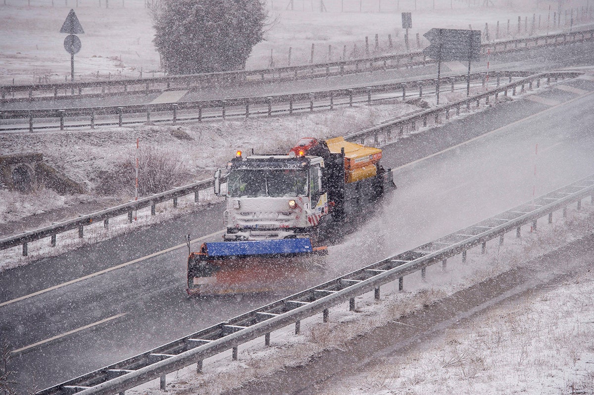 La alerta amarilla por nevadas en el norte de Cáceres se extiende hasta la medianoche del sábado La alerta amarilla por nevadas en el norte de Cáceres se extiende hasta la medianoche del sábado