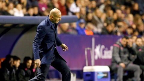 Zidane, ante el Levante