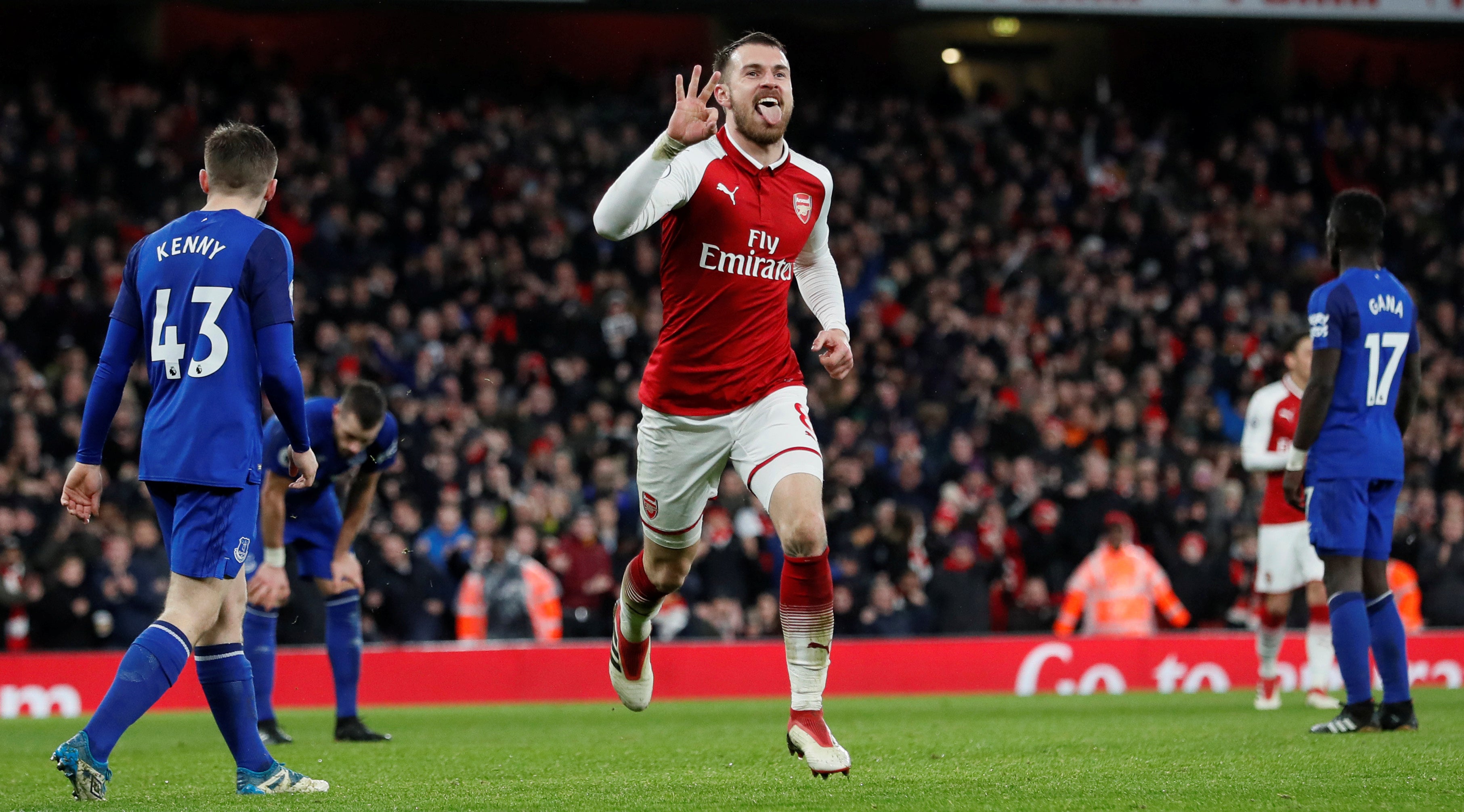 El Arsenal golea al Everton con hat-trick de Ramsey y Aubameyang se estrena con gol El Arsenal golea al Everton con hat-trick de Ramsey y Aubameyang se estrena con gol