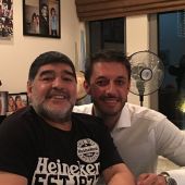 Maradona, con su abogado