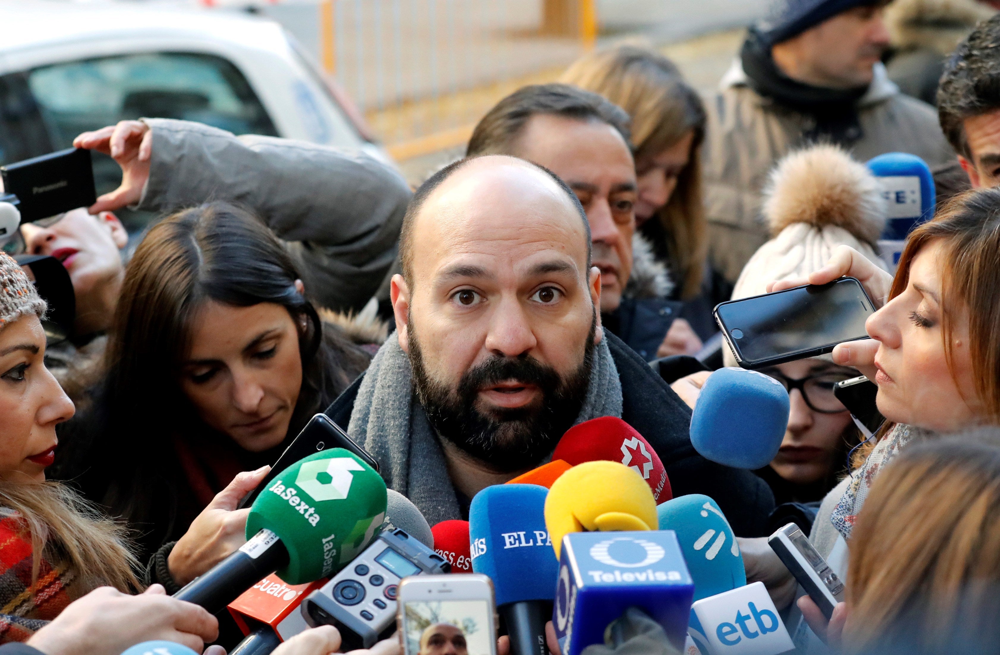 Òmnium exige "máxima unidad y generosidad" para lograr pronto la investidura de Puigdemont Òmnium exige "máxima unidad y generosidad" para lograr pronto la investidura de Puigdemont