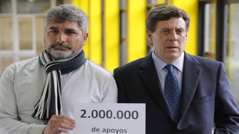 Juan Jos&eacute; Cort&eacute;s, padre de Mari Luz, y Juan Carlos Quer, padre de Diana