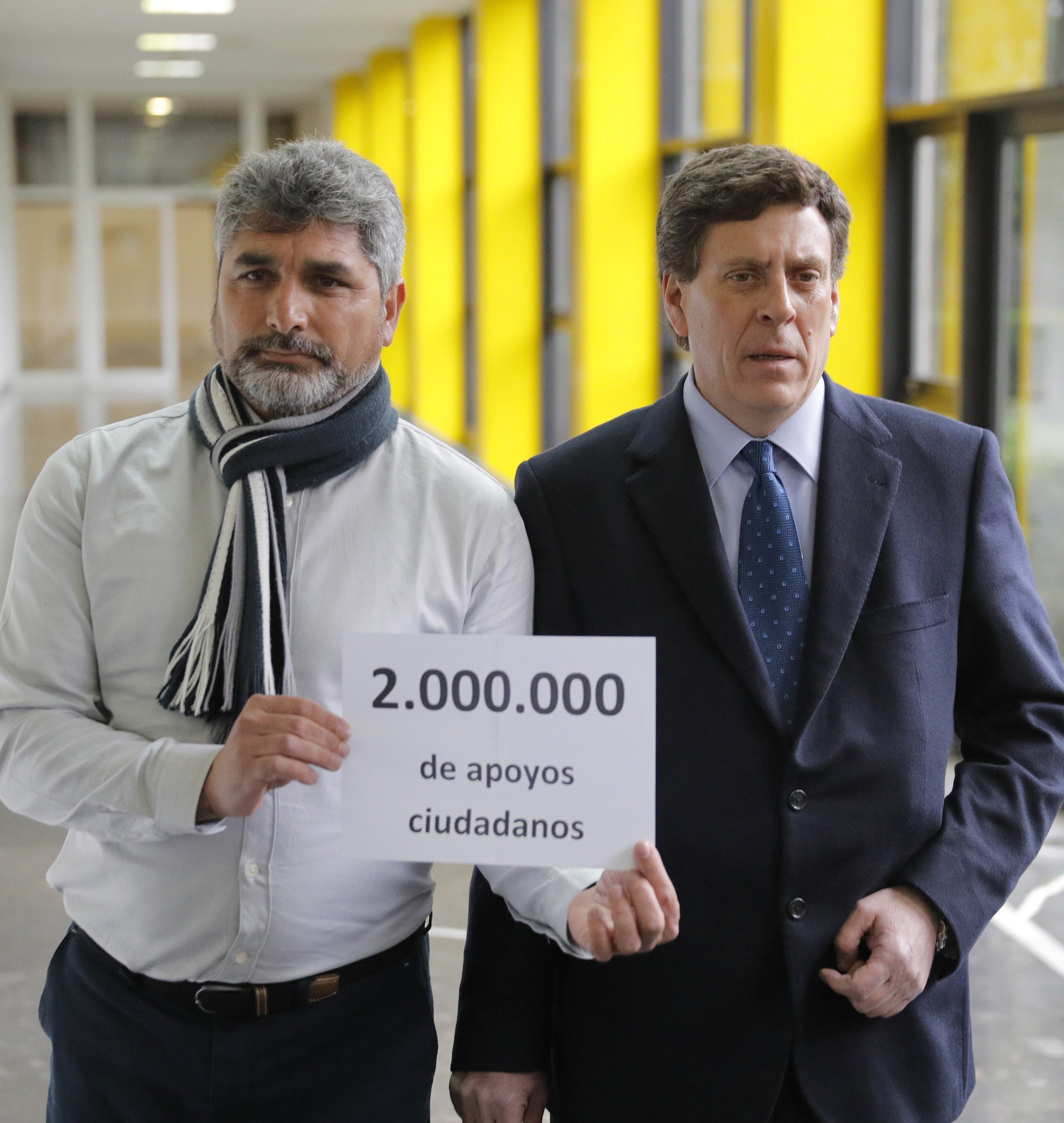 Los padres de Diana Quer y Mari Luz logran 2 millones de firmas a favor de la prisión permanente revisable Los padres de Diana Quer y Mari Luz logran 2 millones de firmas a favor de la prisión permanente revisable