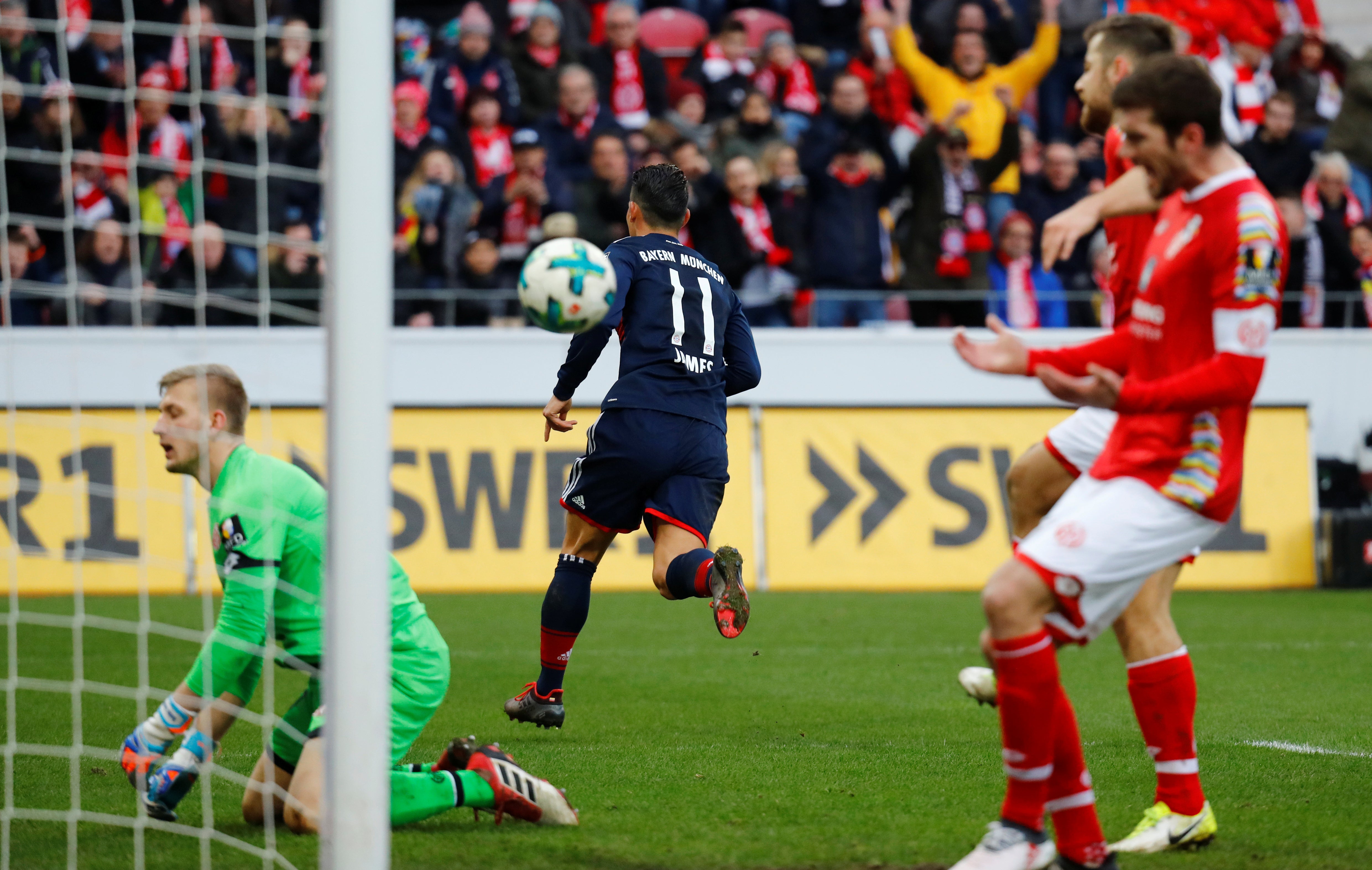 El Bayern derrota al Mainz con goles de James y Ribery El Bayern derrota al Mainz con goles de James y Ribery