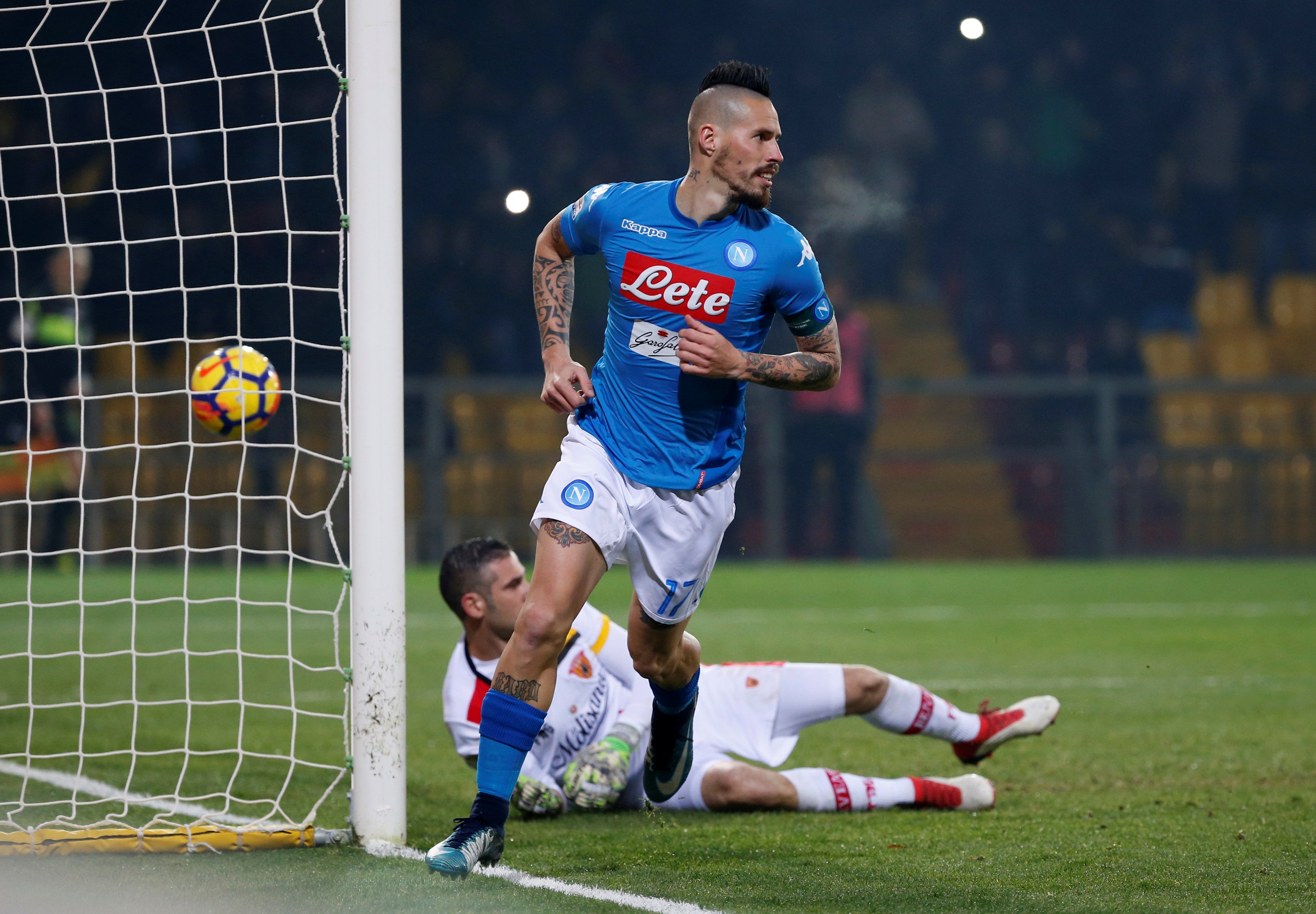 El Nápoles no falla ante el colista Benevento y sigue líder de la Serie A El Nápoles no falla ante el colista Benevento y sigue líder de la Serie A