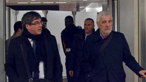 El expresidente de la Generalitat de Catalu&ntilde;a, Carles Puigdemont junto al empresario Josep Mar&iacute;a Matamala en Bruselas