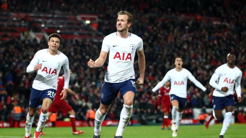 Harry Kane celebra el 2-2 definitivo en Anfield ante el Liverpool