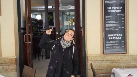 Dana Cervantes, atleta malague&ntilde;a en la Taberna Cantarrana