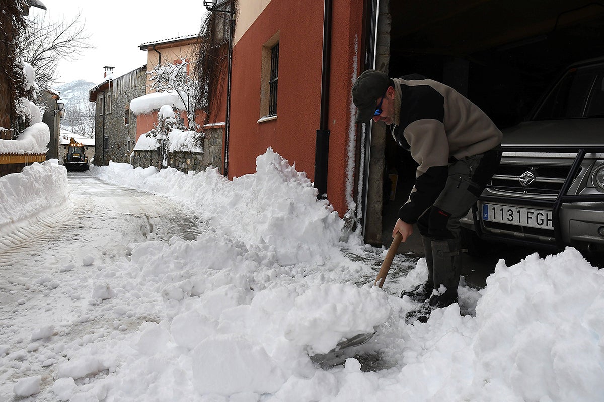 El temporal no da tregua y en Asturias y Cantabria pueden sumarse otros 30 centímetros de nieve El temporal no da tregua y en Asturias y Cantabria pueden sumarse otros 30 centímetros de nieve