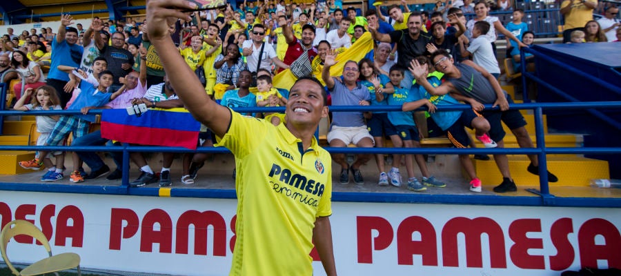 Carlos Bacca durante su presentación Carlos Bacca durante su presentación