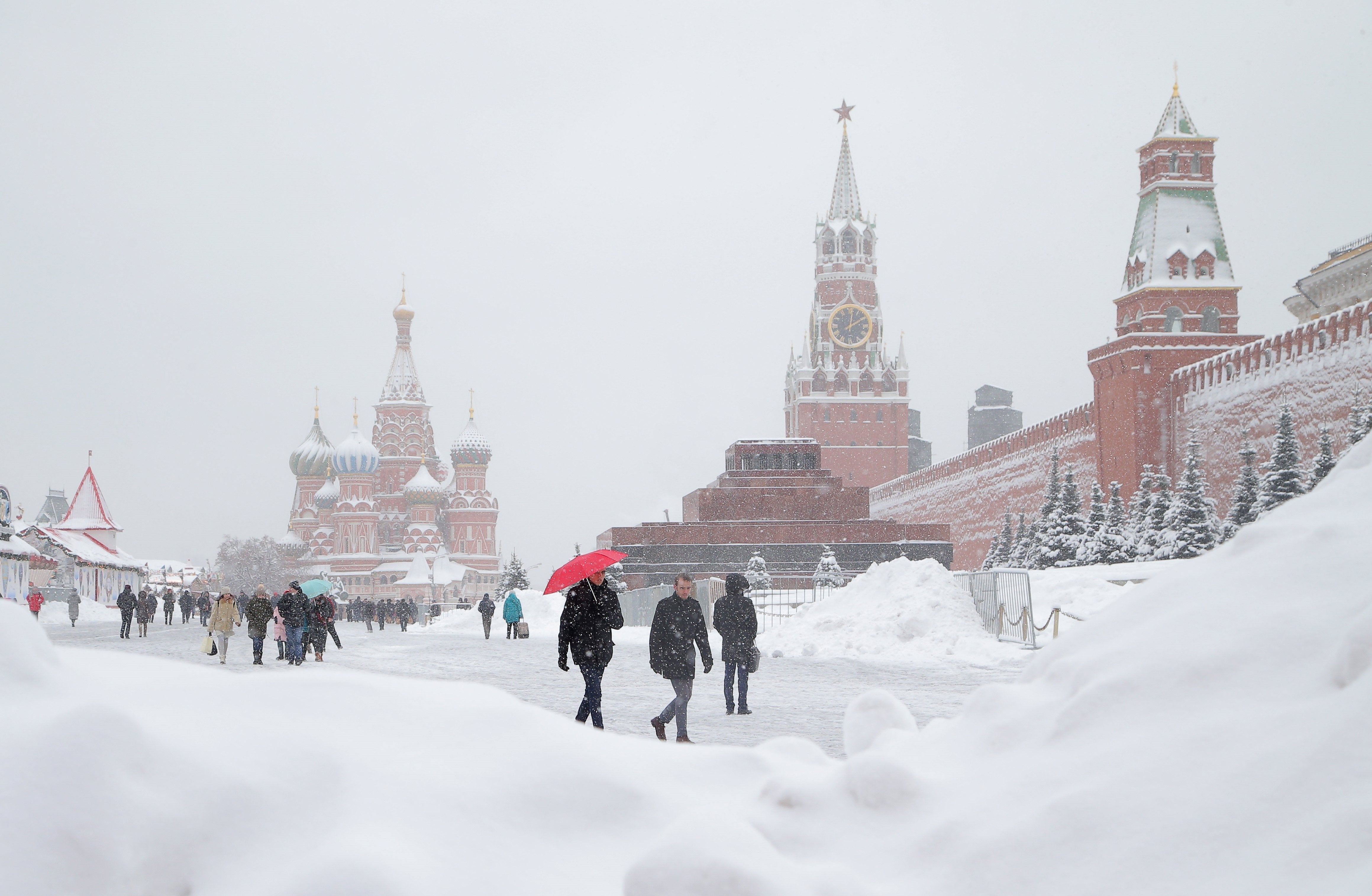 La 'nevada del siglo' sepulta Moscú bajo medio metro de nieve La 'nevada del siglo' sepulta Moscú bajo medio metro de nieve