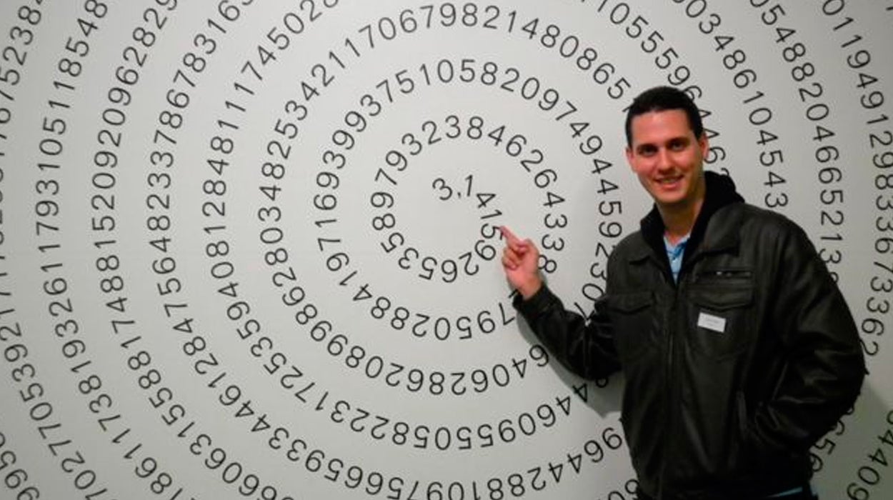 Yusnier, el matemático cubano que ha conseguido batir 21 récords mundiales con su cálculo mental Yusnier, el matemático cubano que ha conseguido batir 21 récords mundiales con su cálculo mental