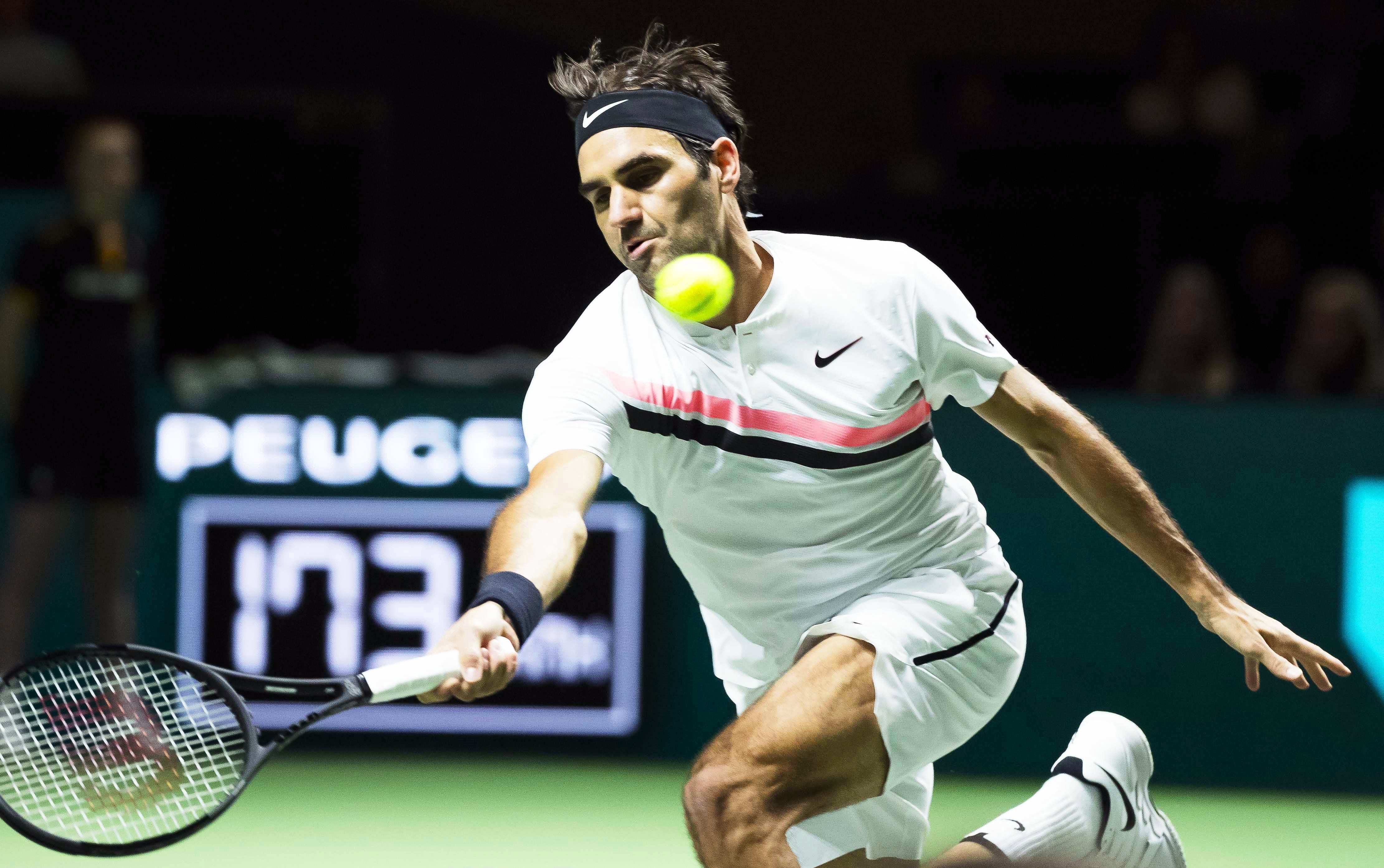 Roger Federer, a una victoria de arrebatar el nº 1 de la ATP a Rafa Nadal Roger Federer, a una victoria de arrebatar el nº 1 de la ATP a Rafa Nadal
