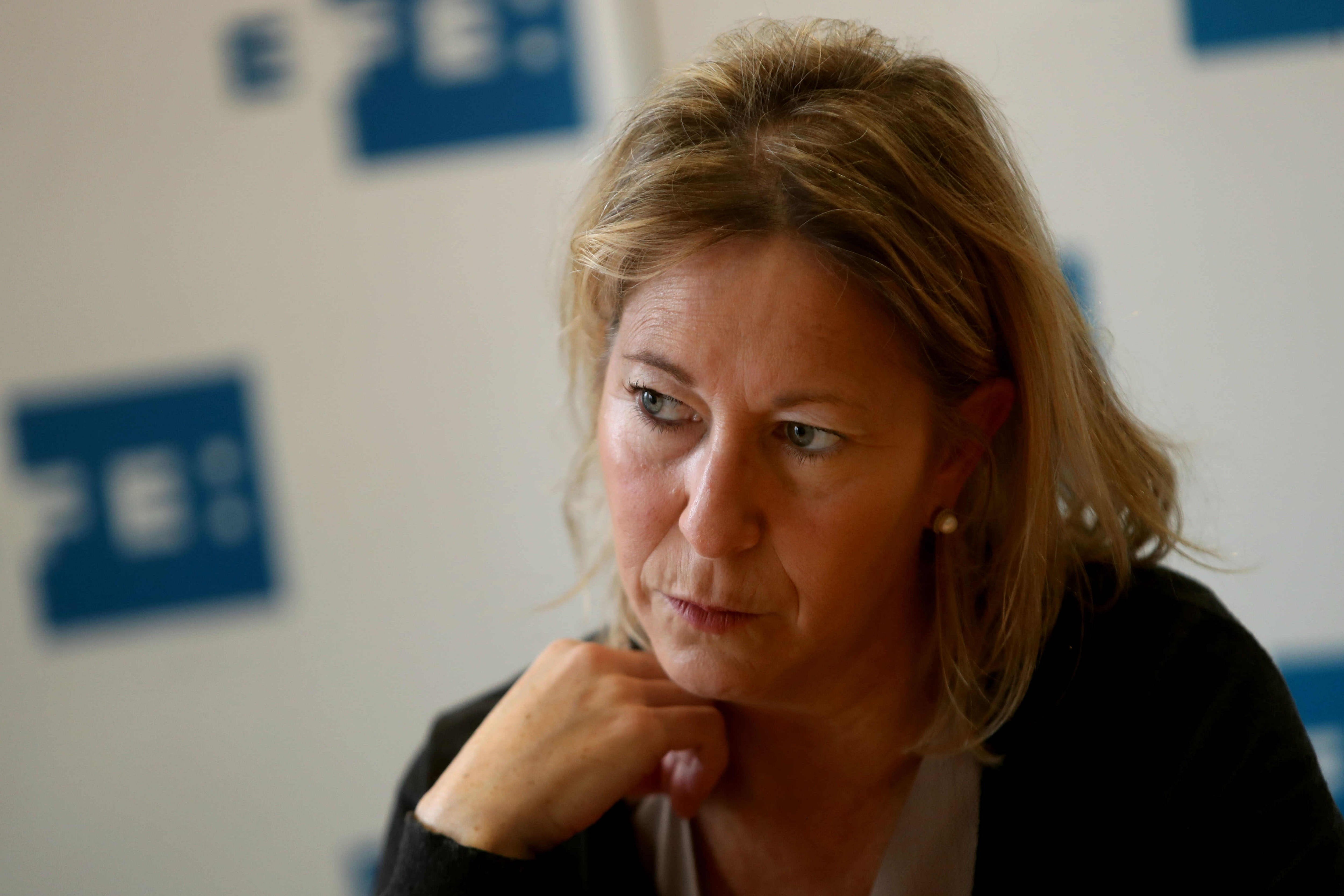 Neus Munté rechaza la "desobediencia" y pide hacer compatible el formar Govern con "legitimar" a Puigdemont Neus Munté rechaza la "desobediencia" y pide hacer compatible el formar Govern con "legitimar" a Puigdemont