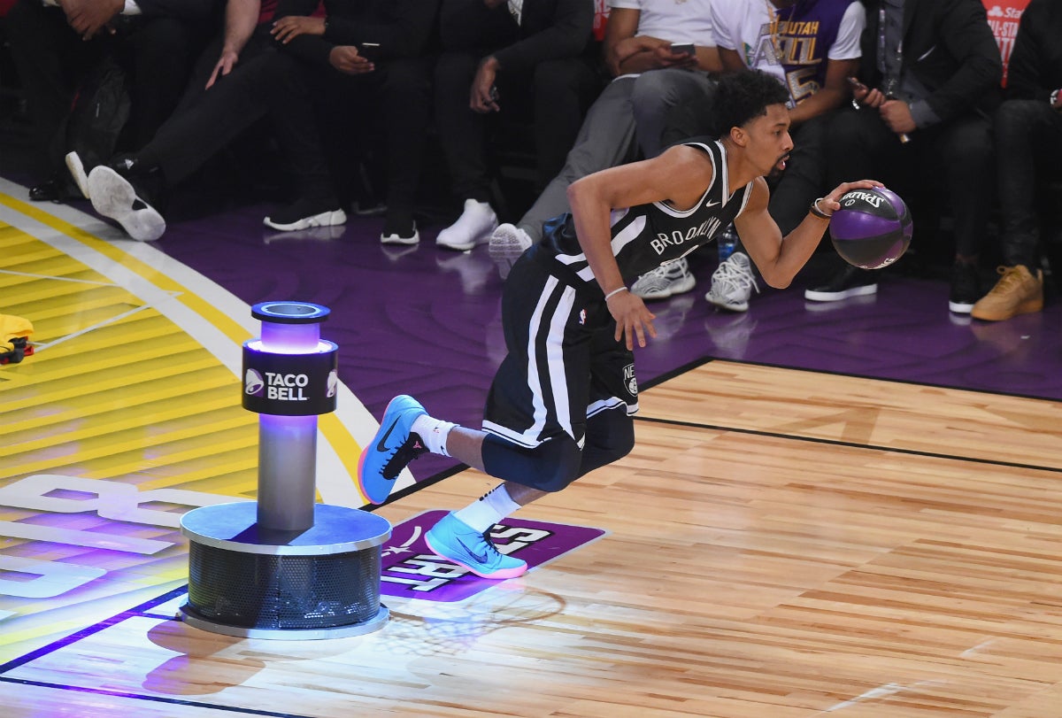 Dinwiddie, Booker y Mitchell triunfan en la jornada de los concursos del All Star de la NBA Dinwiddie, Booker y Mitchell triunfan en la jornada de los concursos del All Star de la NBA