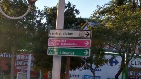 Se&ntilde;ales rotuladas solo en valenciano 