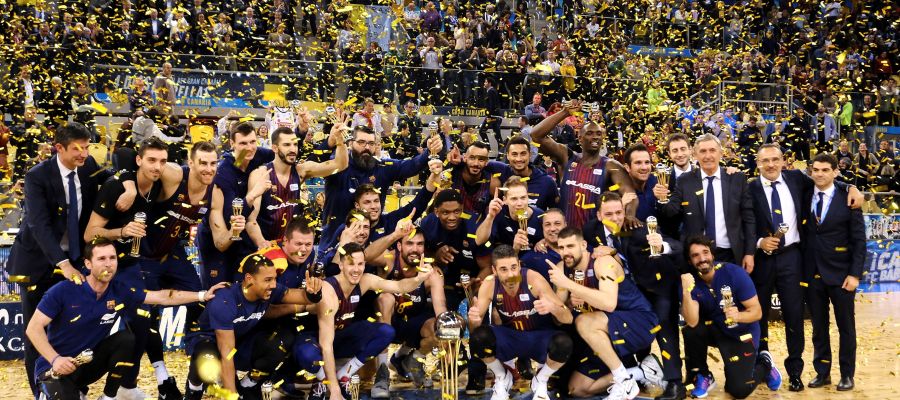 Los jugadores del FC Barcelona celebran la Copa del Rey en Canarias. Los jugadores del FC Barcelona celebran la Copa del Rey en Canarias.