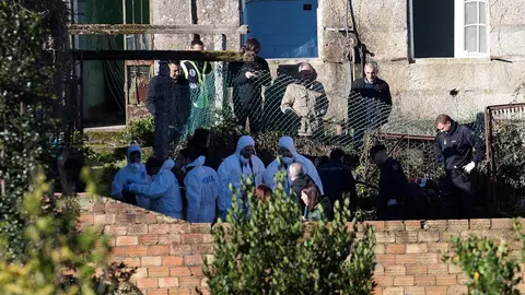 La Policía Nacional y la Guardia Civil registran una vivienda en Pontevedra en busca de Sonia Iglesias La Policía Nacional y la Guardia Civil registran una vivienda en Pontevedra en busca de Sonia Iglesias