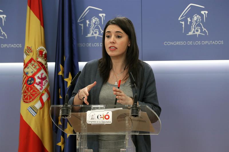 Podemos aconseja al PP que lea la Constitución y respete a la comunidad educativa Podemos aconseja al PP que lea la Constitución y respete a la comunidad educativa
