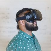 Jugador con dispositivo de realidad virtual