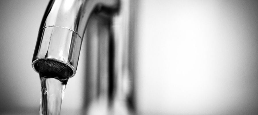 ¿Es más saludable beber agua embotellada o agua del grifo? ¿Es más saludable beber agua embotellada o agua del grifo?