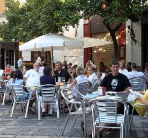 Una de las terrazas de la calle Blanquerna de Palma. Una de las terrazas de la calle Blanquerna de Palma.
