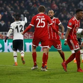 Müller celebra con sus compañeros uno de sus goles ante el Besiktas Müller celebra con sus compañeros uno de sus goles ante el Besiktas
