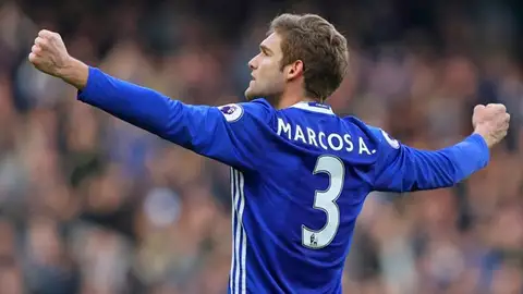 El lateral izquierdo, Marcos Alonso. El lateral izquierdo, Marcos Alonso.