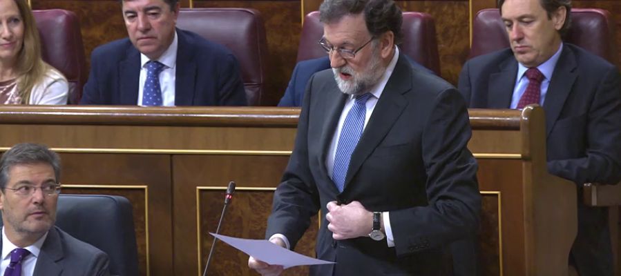 Rajoy asegura que su intención es "presentar los Presupuestos Generales del Estado a tiempo para aprobarlos a finales de junio" Rajoy asegura que su intención es "presentar los Presupuestos Generales del Estado a tiempo para aprobarlos a finales de junio"