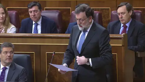 Rajoy asegura que su intención es "presentar los Presupuestos Generales del Estado a tiempo para aprobarlos a finales de junio" Rajoy asegura que su intención es "presentar los Presupuestos Generales del Estado a tiempo para aprobarlos a finales de junio"