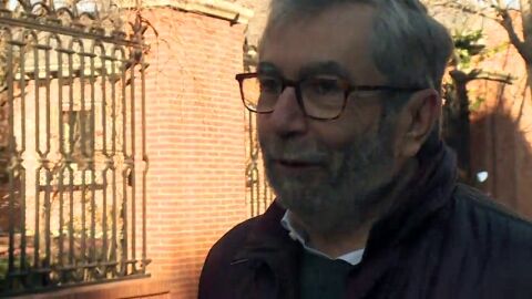 Paseo con Mu&ntilde;oz Molina entre la gente