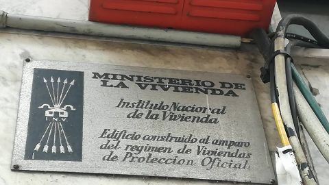 Placa del Ministerio de la Vivienda