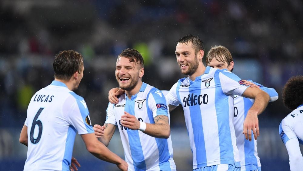 Los jugadores de la Lazio celebran su victoria