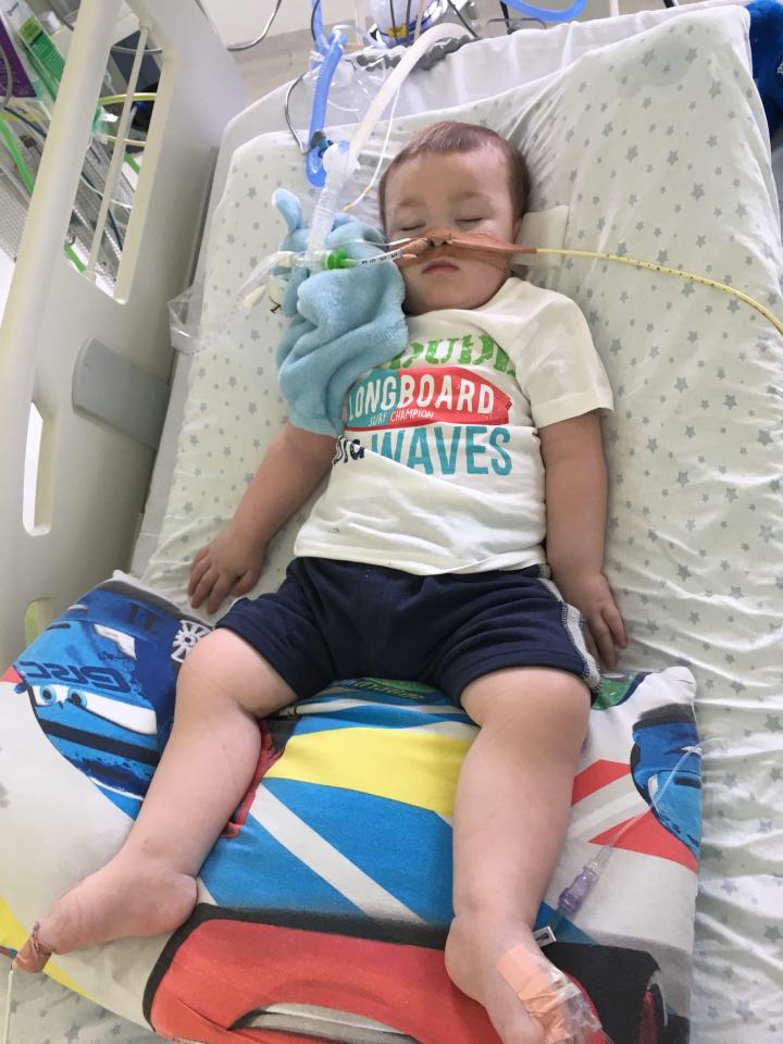 El padre del bebé Alfie Evans dice que colaborará con los médicos británicos El padre del bebé Alfie Evans dice que colaborará con los médicos británicos