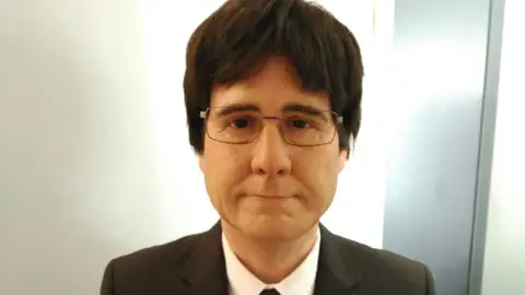 Joaquín Reyes caracterizado de Carles Puigdemont Joaquín Reyes caracterizado de Carles Puigdemont