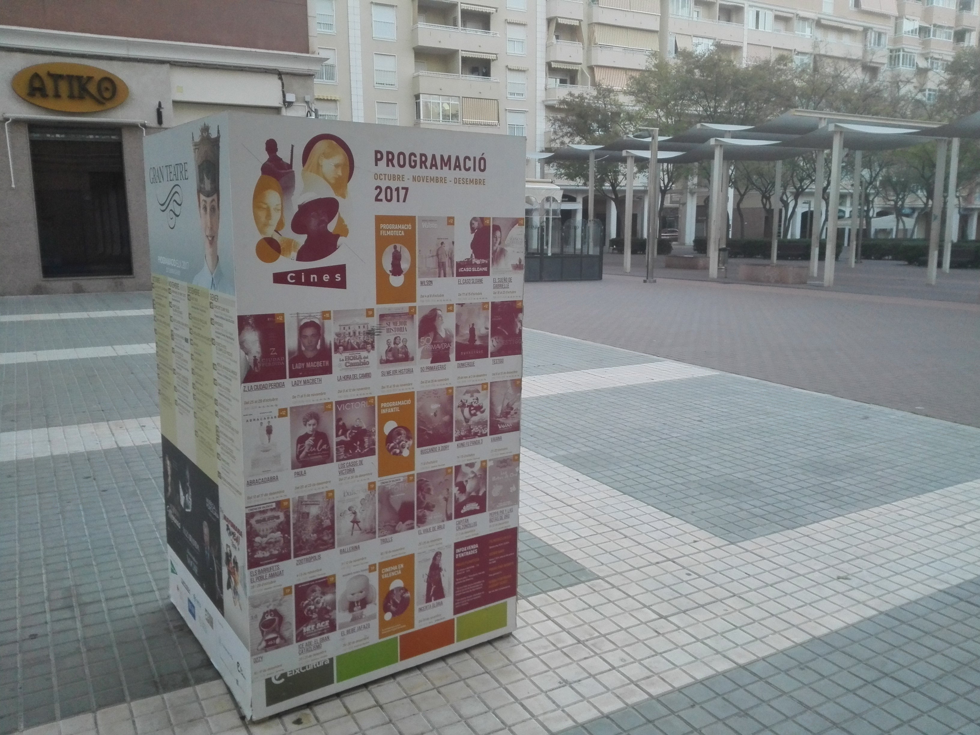 Cultura atribuye el retraso en la sustitución de los cubos con programación cultural a la impresión de sus vinilos Cultura atribuye el retraso en la sustitución de los cubos con programación cultural a la impresión de sus vinilos