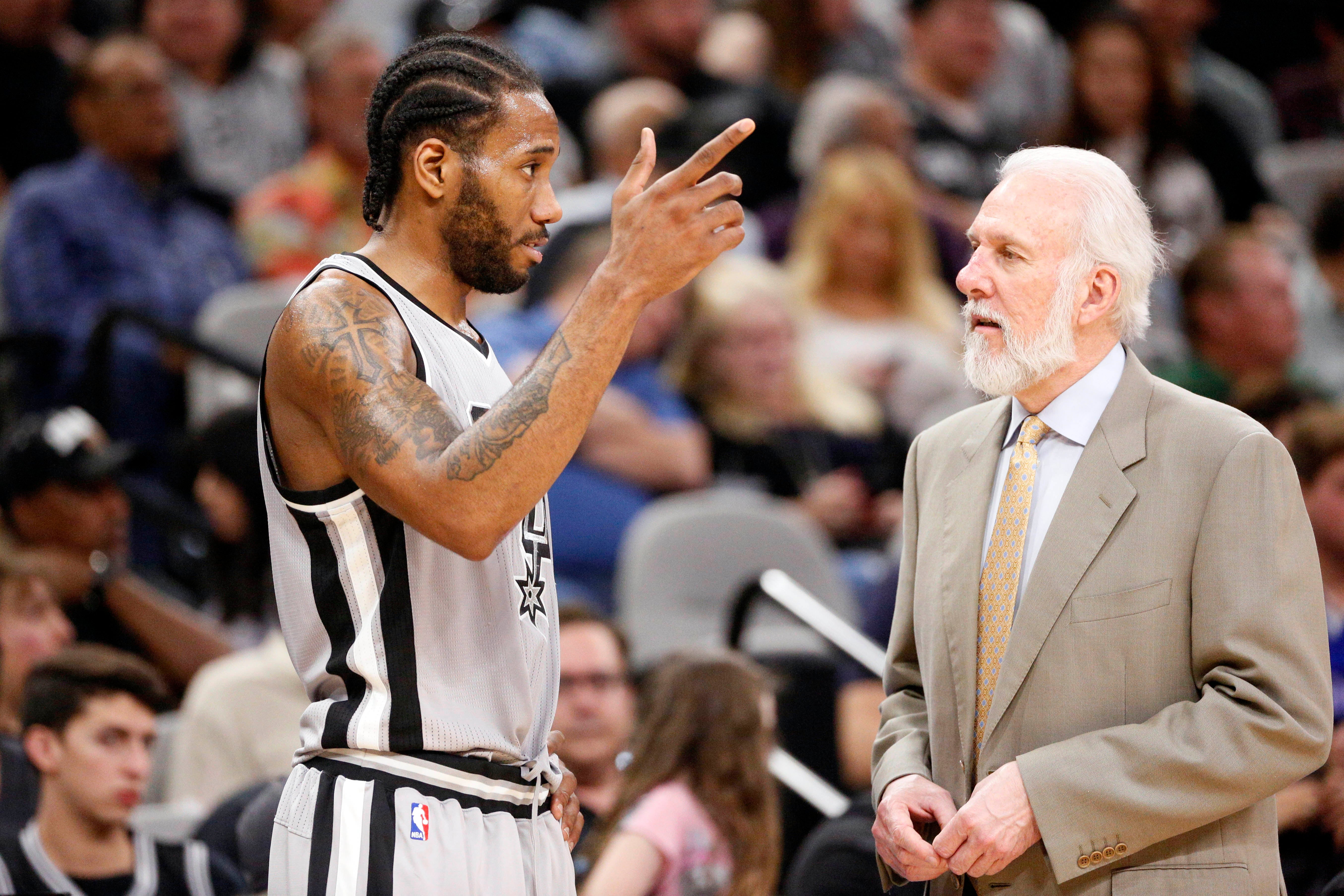 Gregg Popovich, técnico de los Spurs: "Me sorprendería si Kawhi Leonard regresara esta temporada" Gregg Popovich, técnico de los Spurs: "Me sorprendería si Kawhi Leonard regresara esta temporada"