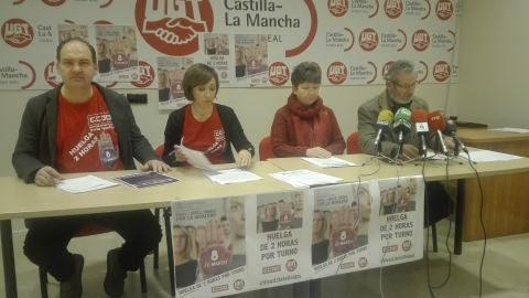 Los sindicatos durante la presentaci&oacute;n de la huelga del 8 de marzo