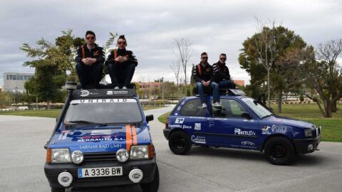 Los dos equipos de la UMH que participar&aacute;n en el rally UniRaid 2018
