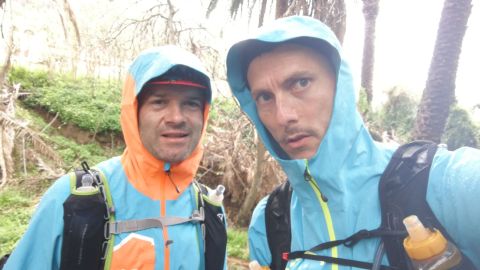 David Arencibia y Vicente D&iacute;az, del equipo P&iacute;opio Trail Team