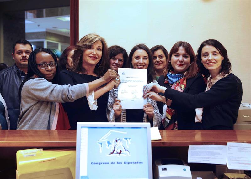 Podemos propone en su ley de transexualidad que los menores puedan elegir su sexo: masculino, femenino o no binario Podemos propone en su ley de transexualidad que los menores puedan elegir su sexo: masculino, femenino o no binario