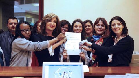 Irene Montero, junto a miembros del Grupo Parlamentario Confederal Unidos Podemos-En Com&uacute; Podem-En Marea